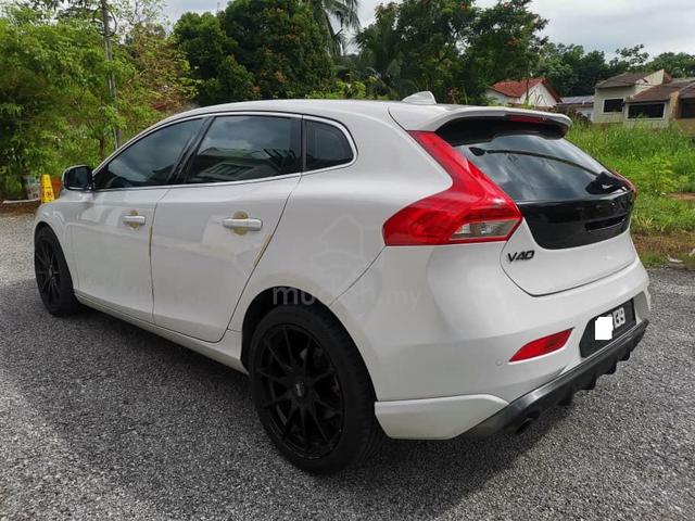 Volvo V40 2.0 T5 (A) R DESIGN BLH FULLON NICE CAR - 4