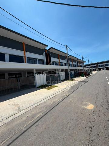 For Rent / Taman Parklane Villa Benomi - Papar 1