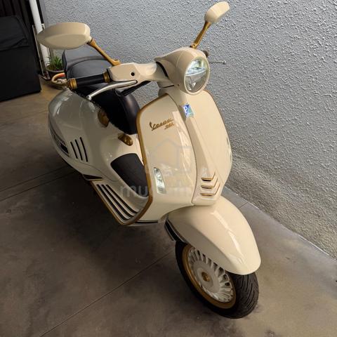 Vespa 946 Christian Dior Limited Edition - photo 8 of 20