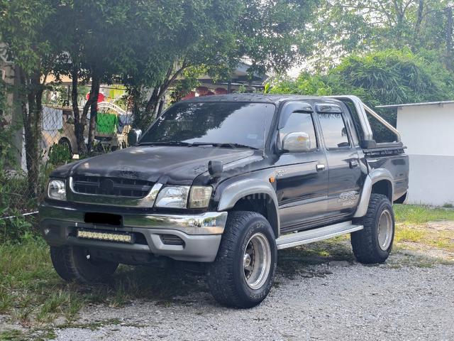 2004 Toyota HILUX 2.5 SR Turbo (M) - 1