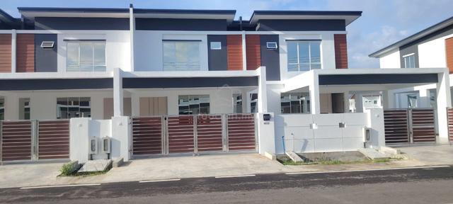 double storey intermediate terrace for rent 1