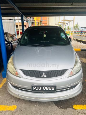 2010 Mitsubishi GRANDIS 2.4 FACELIFT (A) - 3