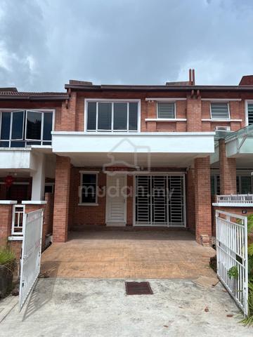 2 Storey House Palm Walk Below Market 1