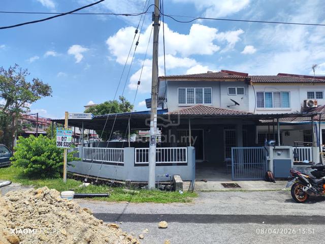 Spacious 2 storey corner lot 1