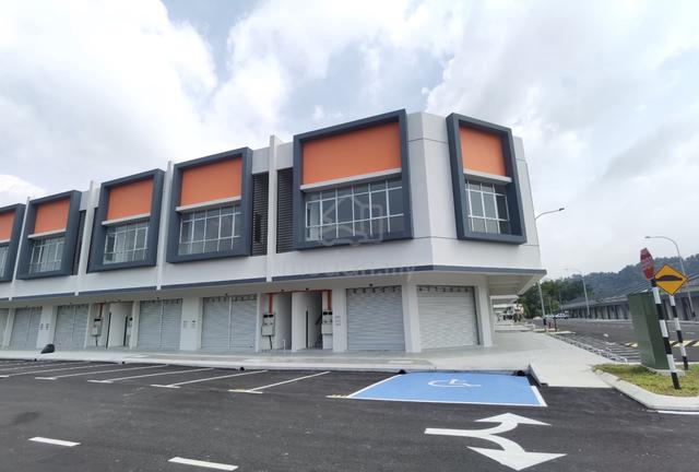 Corner Lot Facing Main Road Suria Square Alam Suria Puncak Alam 1