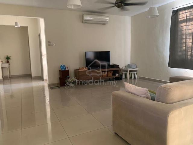 Madu mas town house taman air panas End lot Upper unit 1