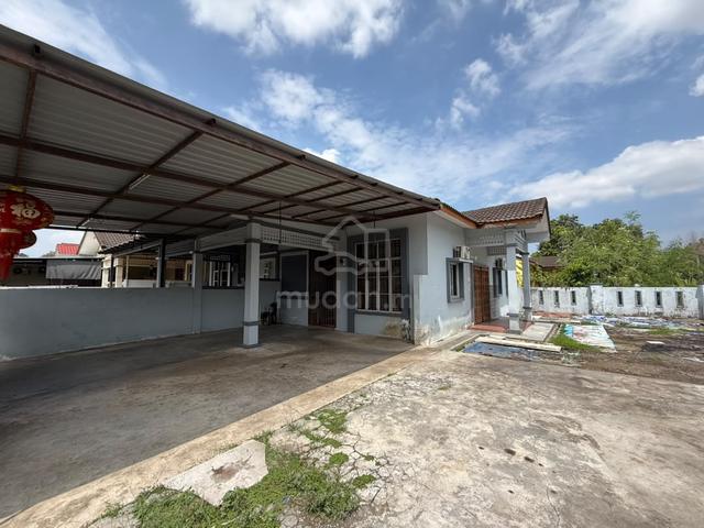 Jalan Bakti Mutiara Rini 1 Storey Corner 3315sqft 1