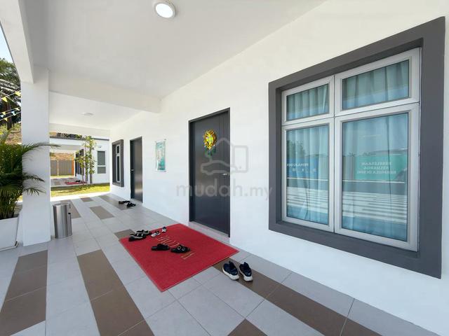 Full Loan 4 Bedroom Freehold Double Storey 18x65sqft Near Cheng Lotus 1