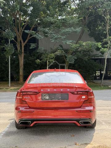 2021 Volvo S60 T8 R-DESIGN 2.0L (A) - 4