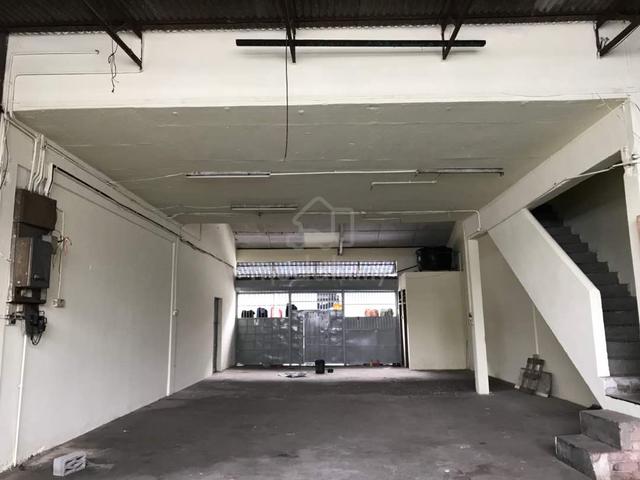 1.5 Storey Link Factory At Kawasan Perindustrian Klang 1