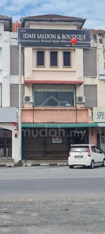 Bangunan kedai tingkat bawah 1