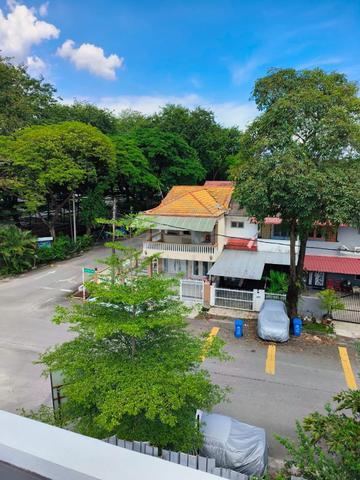 Double storey shah alam corner unit 1