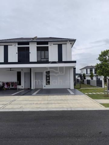 Endlot 10ft extra 2 Sty House Regent Garden Eco Grandeur Puncak Alam 1
