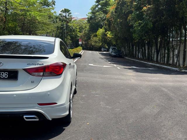 2015 Hyundai ELANTRA 1.8 PREMIUM (A)BODYKIT /S.RIM - 1