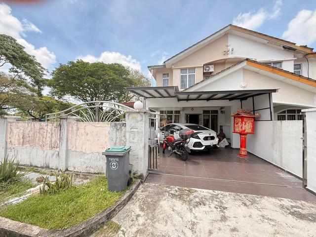 Bukit Indah Double Storey end lot with land full loan for sale 1