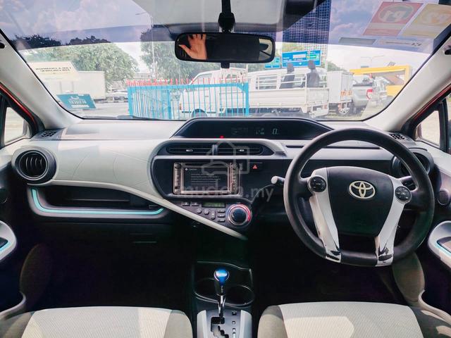 2012 Toyota PRIUS C 1.5 TRD KIT (A)BELI PAKAI SAJA - 5