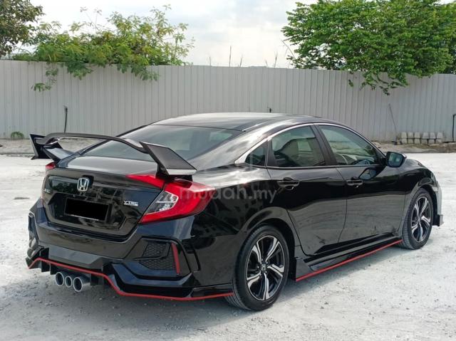 2016 Honda CIVIC 1.5 TC|BlackRedInterior|FULLOAN - 2