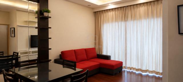 University Place (Plaza Ivory) 1