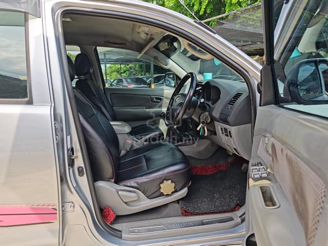 2010 Toyota HILUX 4X4 2.5 (M) - 4