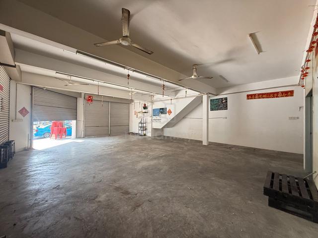 RENOVATED & CORNER Ground Floor Shoplot Krubong Utama near Cheng 1