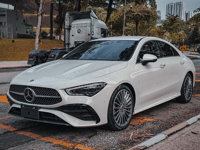 FACELIFT PREMIUM 2024 Mercedes Benz CLA180 AMG 1.3 - 4