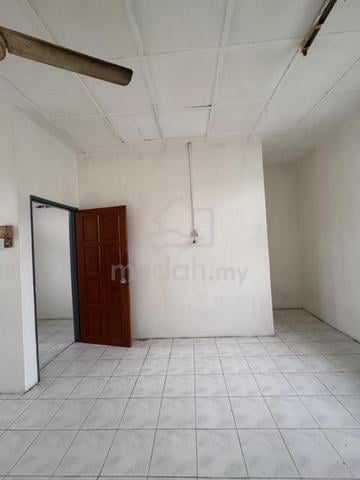 Kampung Idaman/ Pandamaran sewa rumah untuk family couple, [Monthly RM1200] 1