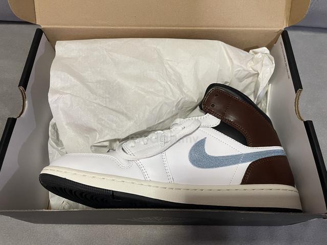 Nike Air Jordan - photo 2 of 6