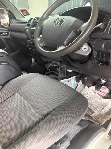 2015 Toyota HIACE 2.5 KDH200R FACELIFT (M) - 5