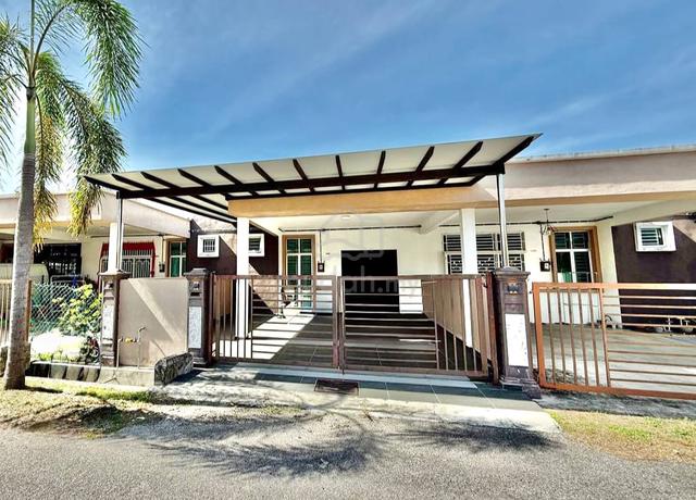 [CANTIK !  RENOVATED & FURNISHED] Tmn Pulai Indah 2, Merlimau, Melaka 1