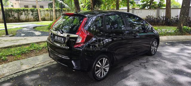 Honda Jazz 1.5V-Direct From Lady Owner - 2