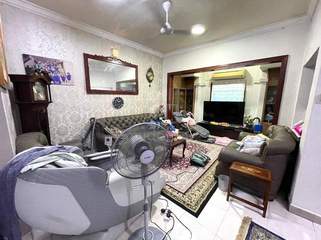 Fully Furnished Facing Open 2 Storey Jalan Platinum 7 Shah Alam  2