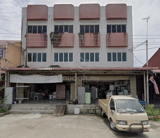 3-Storey Shophouse Bukit Pasir Muar | 3,599sf Freehold 1