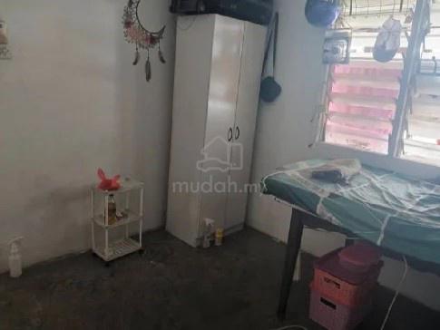 medium room 1
