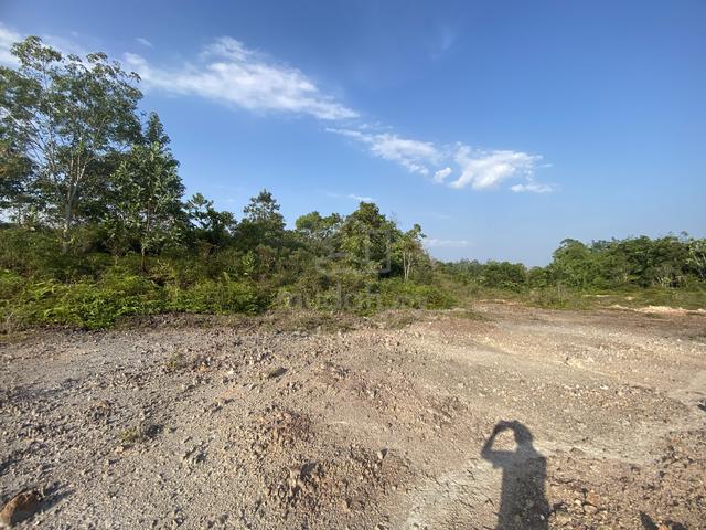 Tanah Rata Atas Bukit Bebas Banjir 1