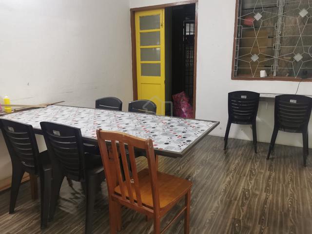 BATU LANCHANG ,1/terrace for sale -- la 1400sf , near market 1