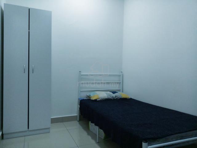 Comfortable Male Master Room at Suasana Lumayan Condominium 5