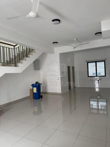 Bandar Rimbayu - 2 Storey Terrace House For Sales 1