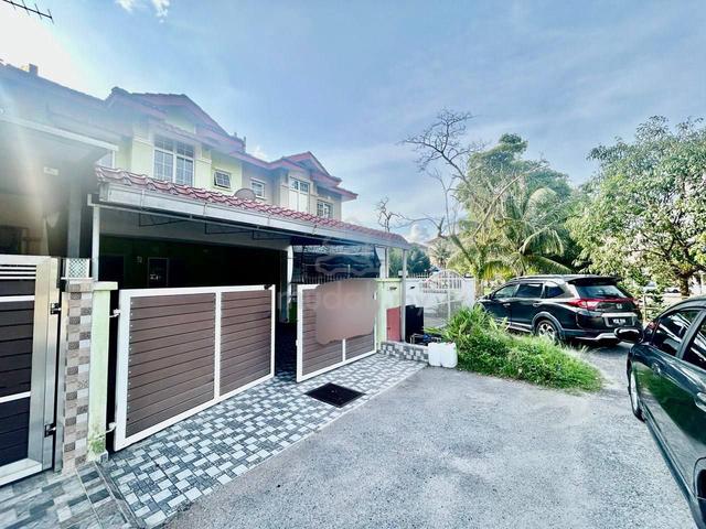 [Renovated|Freehold] Double Storey Terrace Taman Seri Mewah, Kajang 1