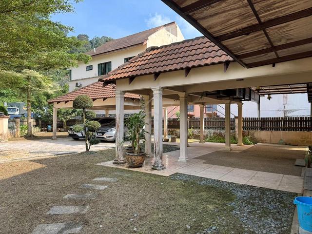 Amang double storey corner lot 5300 sqft big land facing north 1
