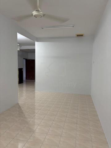 Single Storey Semi D for Rent at Parit Buntar 1