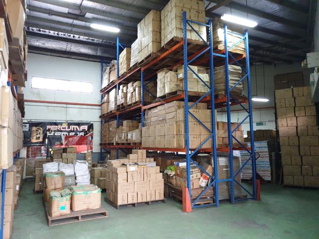 1.5 Storey Factory/ Warehouse For Sale at Sri Damansara 1