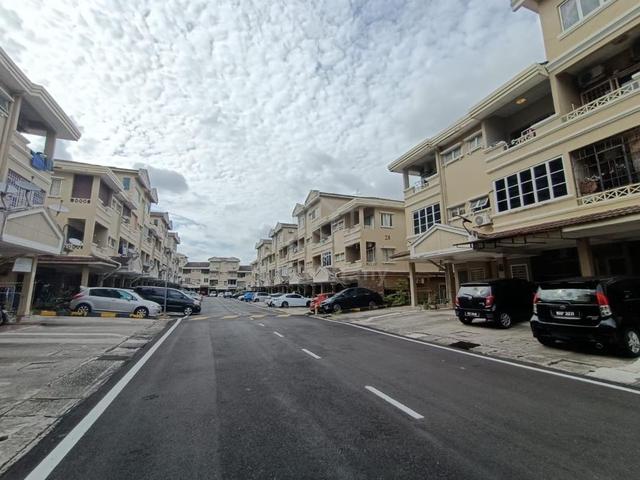 Townhouse Sri Mahligai, Section 9 Shah Alam 1