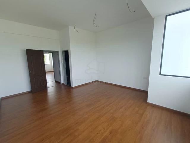 Big Yard Brand New Double Storey Landed Taman Fabulous Garden Papar 1