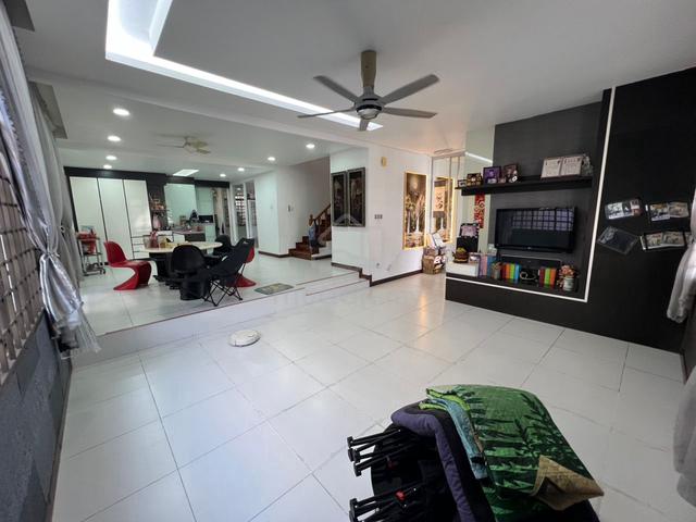 Perling Jalan Layang Double Storey Semi-D 35x80 Renovated Furnished 1