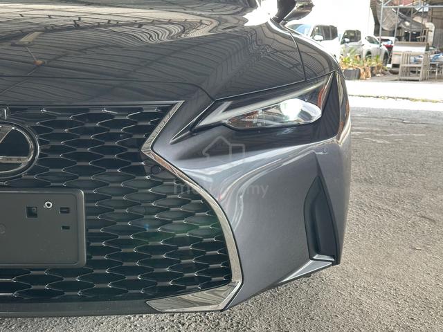 LIKE NEW 2022 Lexus IS300 2.0 LUXURY TURBO - 3