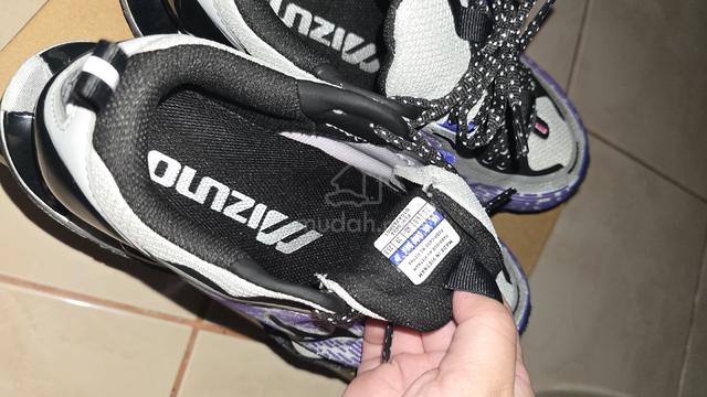 Limited design Mizuno Shoes from Japan🇯🇵 - photo 4 of 6