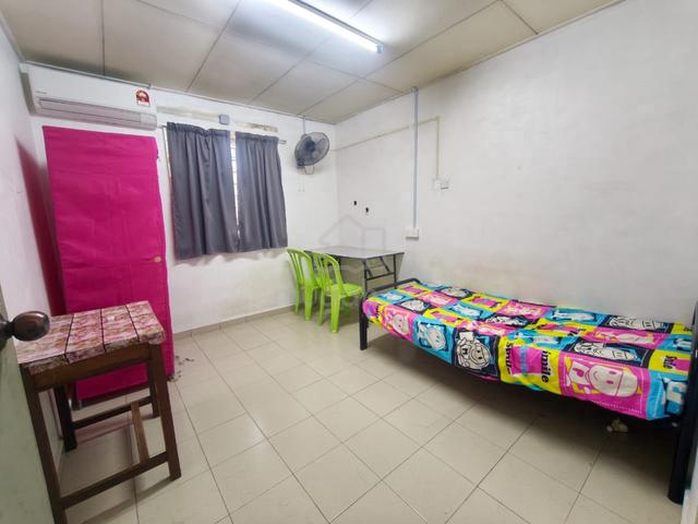 Fully Furnished Air-Cond Room for Rent at Section 17, Petaling Jaya 1