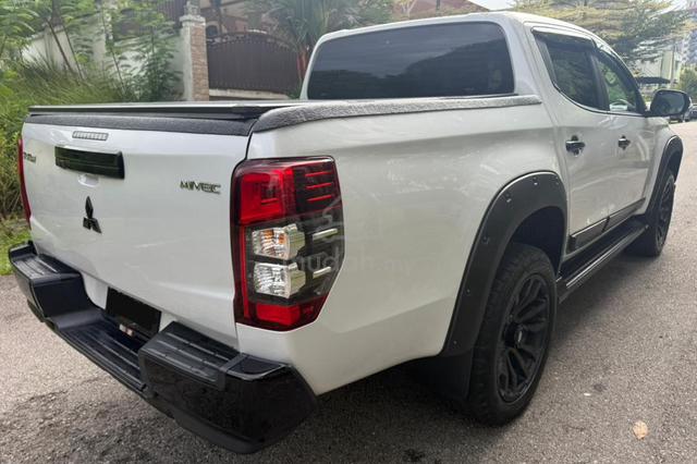 2022 /23 Mitsubishi TRITON 2.4 VGT PREMIUM (A) FSR - 5
