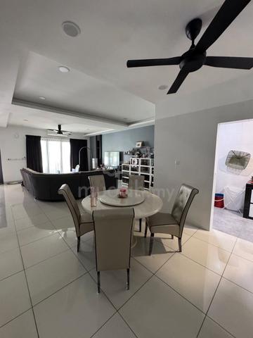 Johor Bahru Glenmarie double storey / Renovated unit / 4 bedroom 1