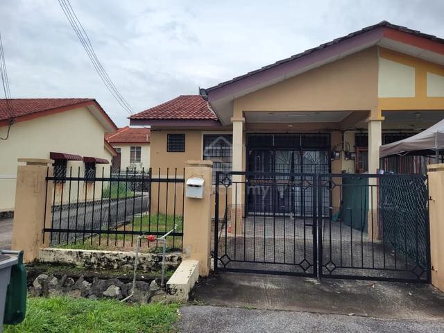 End Lot Teres 1 Tingkat (Non Bumi) TAMAN BUKIT SENDAYAN SEREMBAN 1